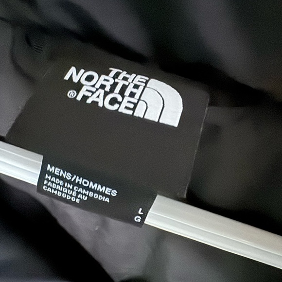 Men’s Lightweight North Face Jacket - Picture 3 of 3